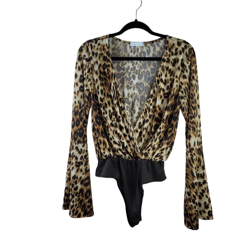 ⭐️Emory Park Leopard Bell Sleeve Bodysuit Sz M